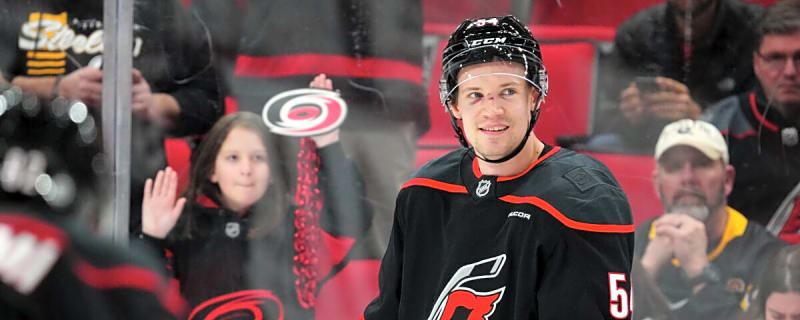 Hurricanes’ Jääskä Inks Two-Year Extension After North American Debut