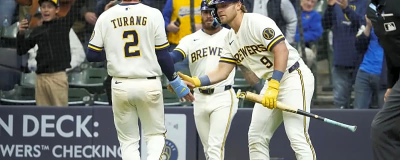 Former MLB pitcher believes Chicago Cubs will have to chase this team in NL Central