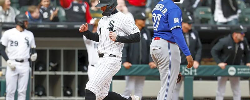 Chicago White Sox shuffle two players on and off the IL