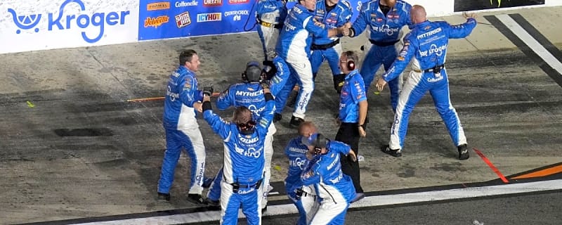 NASCAR veteran pit crew member dies at 35