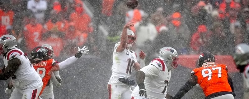 NFL fans split on CBS adding digital yard lines in Broncos vs. Patriots game amid snowy conditions