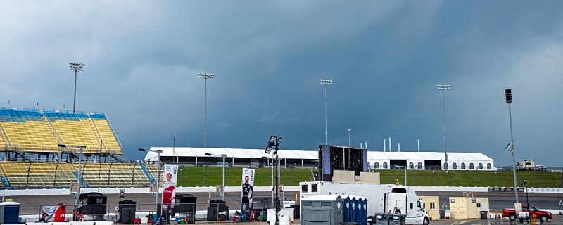 Scott McLaughlin spots possible tornado at Iowa Speedway during IndyCar practice