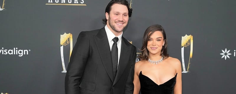Hailee Steinfeld’s Broncos post resurfaces ahead of Bills QB Josh Allen’s playoff matchup