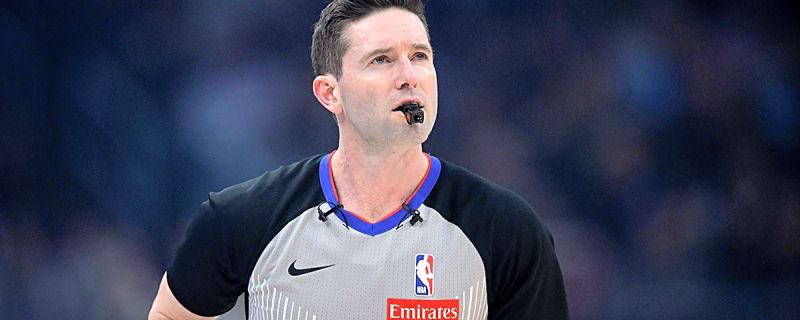 Ben Taylor injury: Referee heads to locker room during Warriors vs. Clippers, Sean Corbin takes over