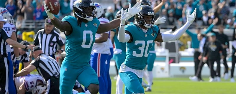 Controversial offsides penalty gifts Jaguars field goal attempt before halftime vs. Bills