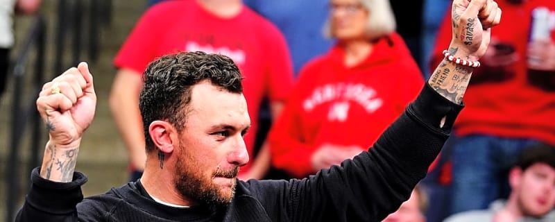 Johnny Manziel to fight in boxing match at UFC Apex vs. influencer Bob Menery