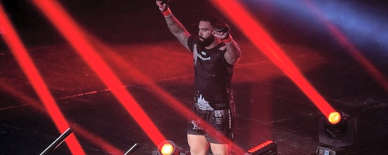 Gable Steveson earns insane knockout in second MMA fight