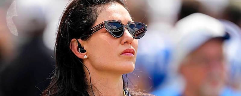Colts’ Carlie Irsay-Gordon seen on sideline with headset vs. Titans