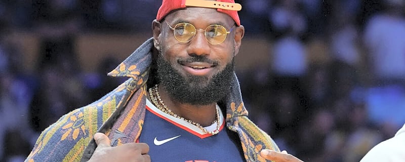 Bryce James will love LeBron’s courtside fit during Lakers game