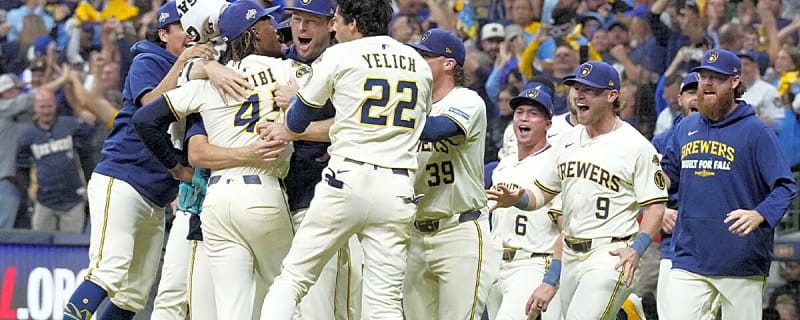 Brewers troll Cubs during on-field celebration
