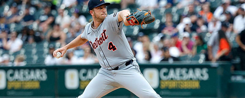 Tigers re-sign pitcher on $1.15 million deal