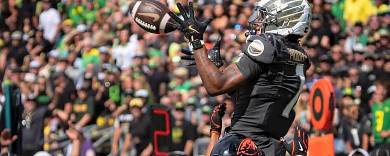 Oregon football WRs Dakorien Moore, Gary Bryant Jr. coud miss Week 12 vs. Minnesota