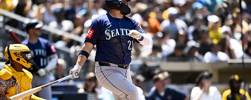 Braves sign Rowdy Tellez to minor-league contract