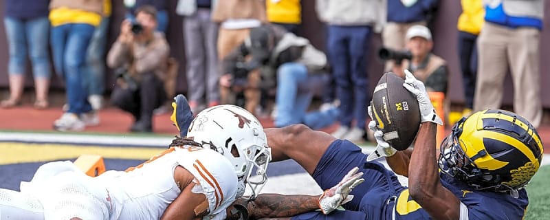 Michigan football WR makes insane one-handed grab during practice