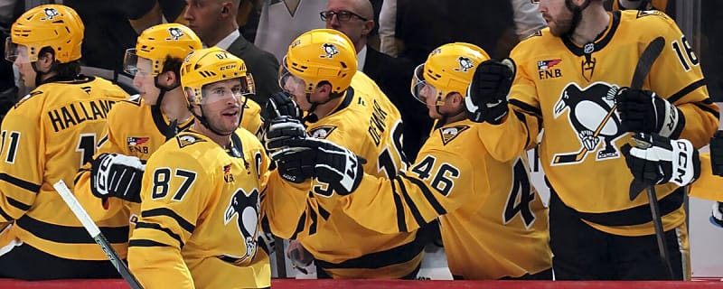 Penguins’ Sidney Crosby surpasses Joe Sakic on all-time list in home opener