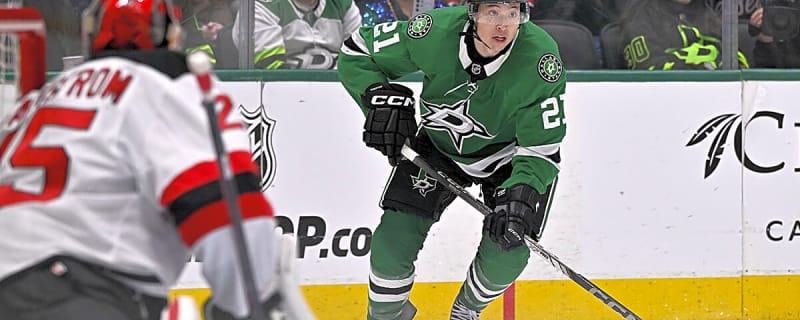  Devils linked to big Stars trade after missing on Jonathan Toews