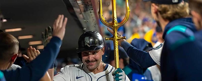 Analyst calls out Mariners star Cal Raleigh’s placement in top player rankings