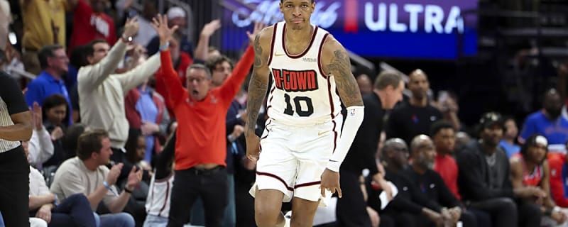 Rockets’ Jabari Smith Jr. posterizes Hawks’ Onyeka Okongwu in preseason showdown
