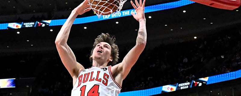 Matas Buzelis glides for windmill slam at NBA Summer League