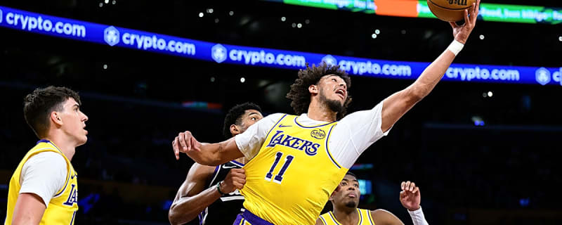 Lakers’ Jaxson Hayes exits preseason finale with wrist contusion