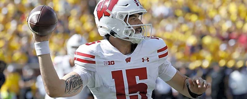 Billy Edwards out, Hunter Simmons to start for Wisconsin vs. Iowa