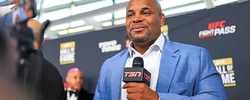 Daniel Cormier wants Alex Pereira to go back to light heavyweight