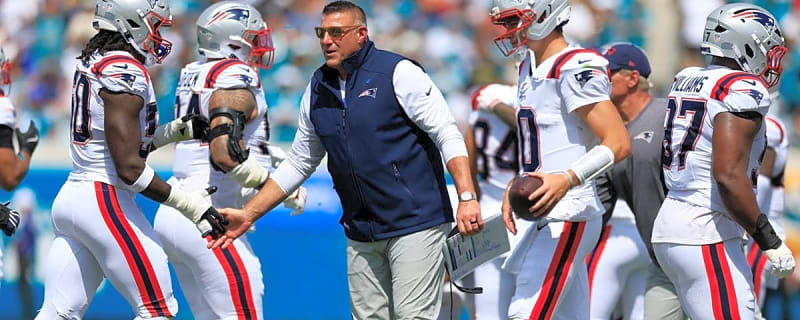 Mike Vrabel Reacts to Patriots' Struggling Run Defense vs. Jaguars