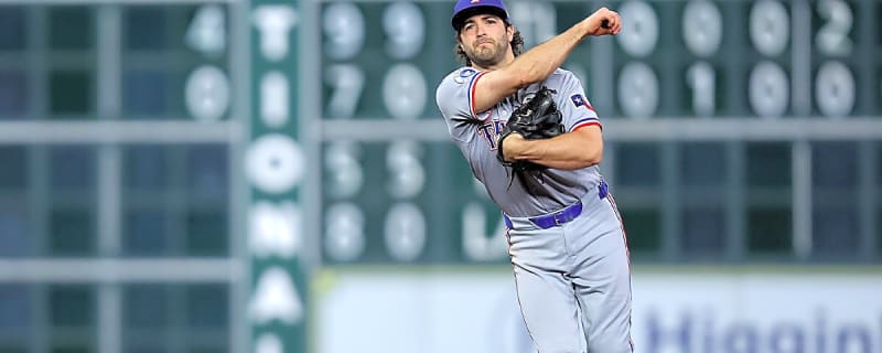 Rangers IF Josh Smith not playing vs. Twins due to elbow concern