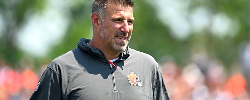 Patriots’ Mike Vrabel is saying there’s ‘a chance’ for A.J. Brown injury return