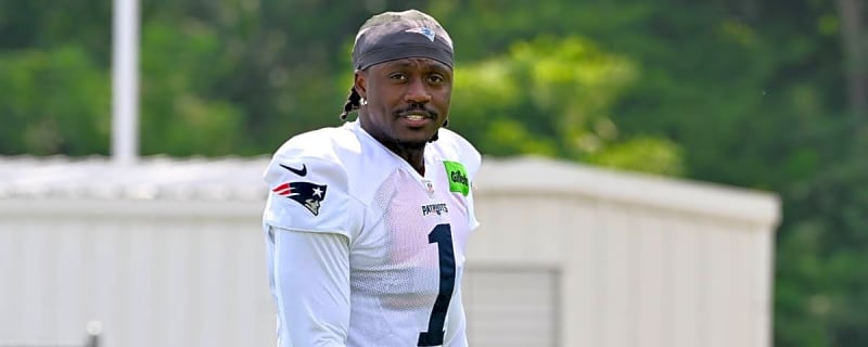 Patriots’ A.J. Brown Delivers Strong Message on Availability for Bears Game
