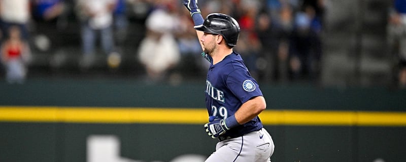 Ben Verlander gives the Mariners their flowers