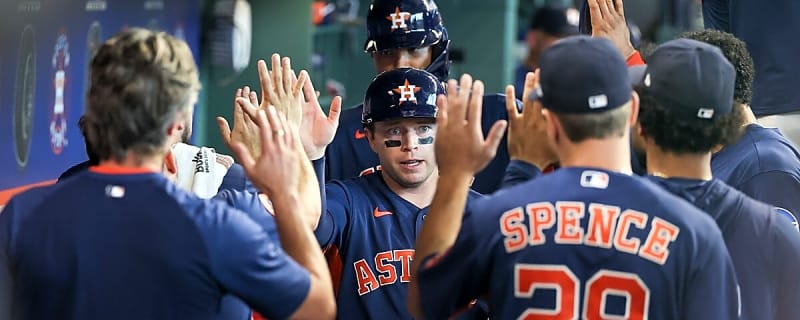Betting Market Makes Huge Call On Rangers-Astros Race With 4 Games Left