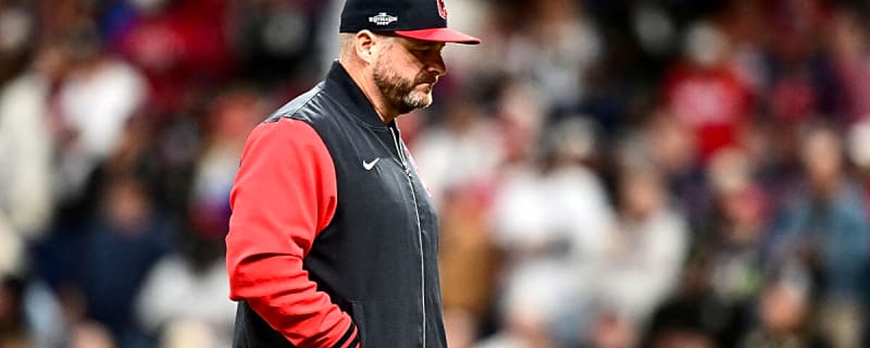 Stephen Vogt tips his cap to White Sox’s Sean Burke after ALDS Game 2
