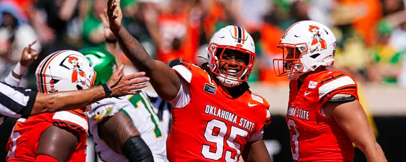 Oklahoma State shocks college football world with upset of No. 6 Oregon