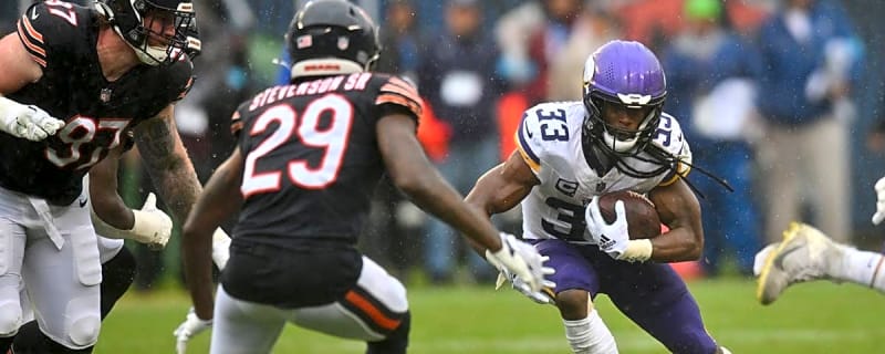 Aaron Jones had a perfect response to the hit that sent his helmet flying