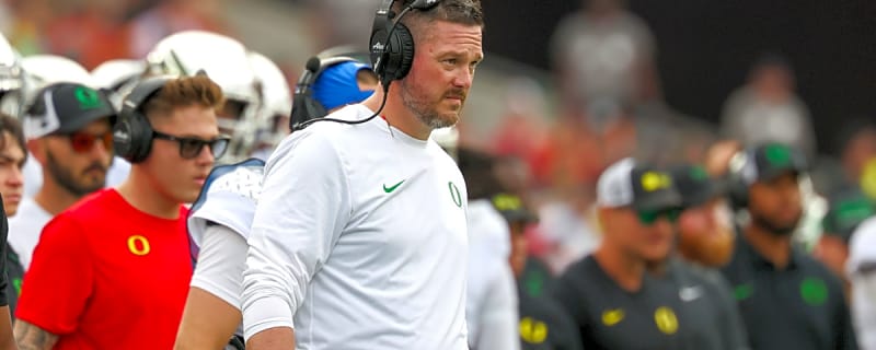 Oregon HC Dan Lanning hits Chris Brown with savage stray while clowning USC after beating them again