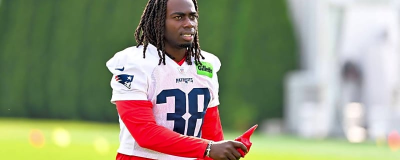 Rhamondre Stevenson Assumes Clear Top Role in Patriots Backfield; TreVeyon Henderson Takes Another Step Back