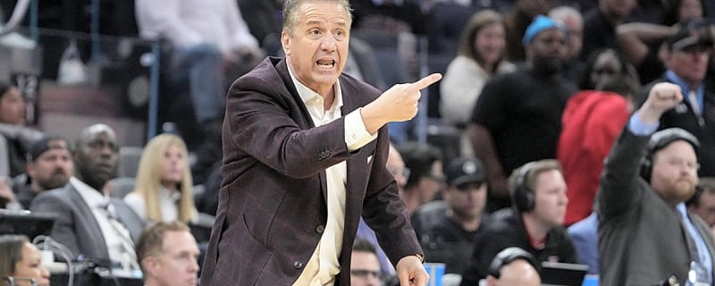Arkansas’ John Calipari delivers tough criticism to star freshmen after loss to Michigan State