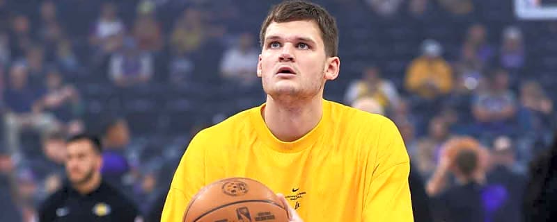 Lakers’ Walker Kessler showered with boos during intros in return to Utah