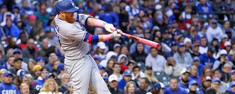 Dodgers legend signs with international baseball league