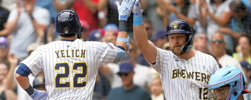 Brewers lose former World Series champion after contract decision