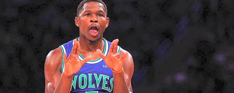 Watch Timberwolves’ Anthony Edwards beat 1st half buzzer with logo 3 vs. Knicks