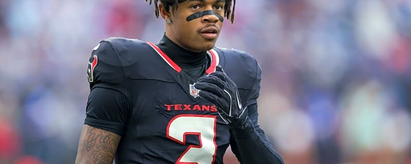 Texans Facing Tank Dell Decision After Unfortunate News