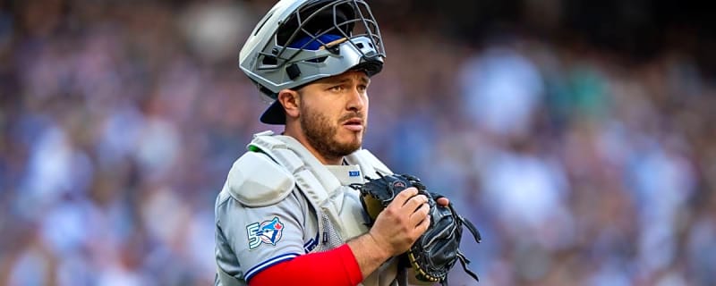 Blue Jays Announce Reason for Alejandro Kirk's Removal From Lineup