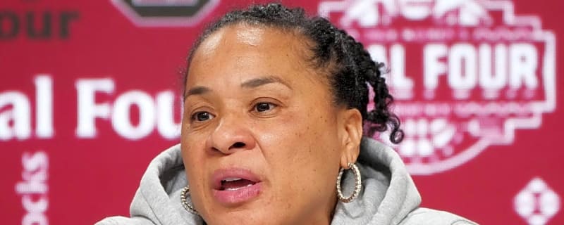 Dawn Staley Makes Request After South Carolina Announcement