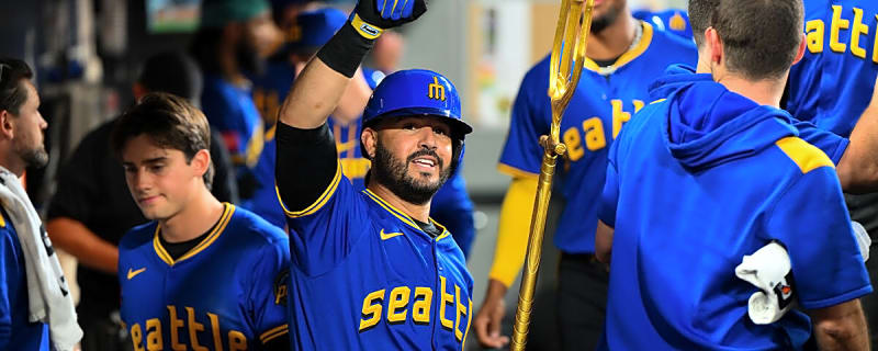 Eugenio Suarez joins 40 home run club with laser beam vs. Athletics
