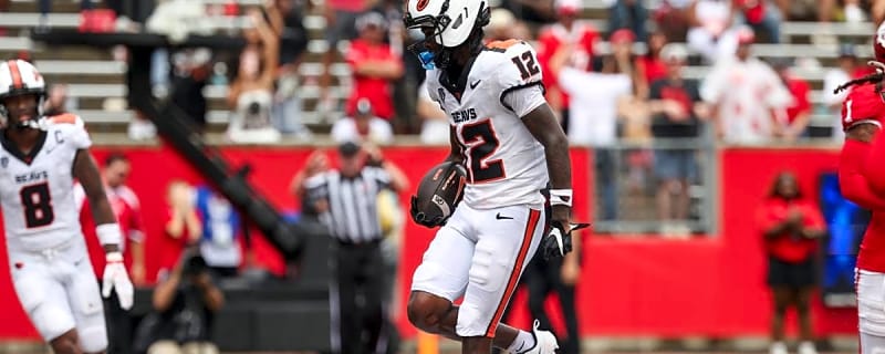 Top NCAA Wide Receiver Chooses 2027 Return Over Move