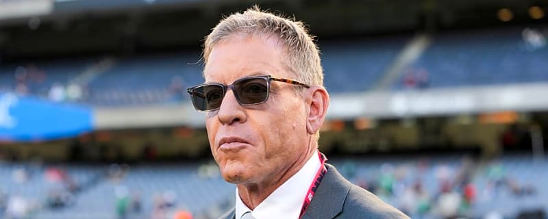 Controversial MNF Call Sparks Troy Aikman, Analytics Debate