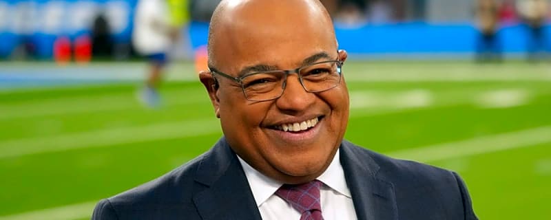Mike Tirico Showed Why He's The Best Announcer In Sports on Sunday Night