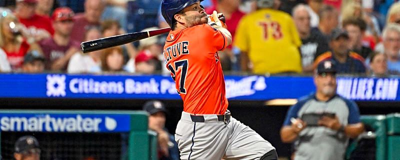 Jose Altuve reaches 2,500 hits. How many is he behind Craig Biggio for franchise record?